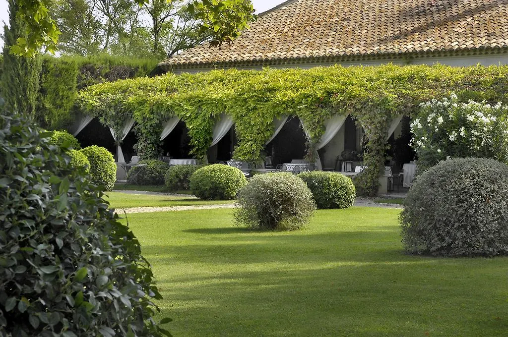 Le Mas De Peint - Hotel Et Restaurant Arles
