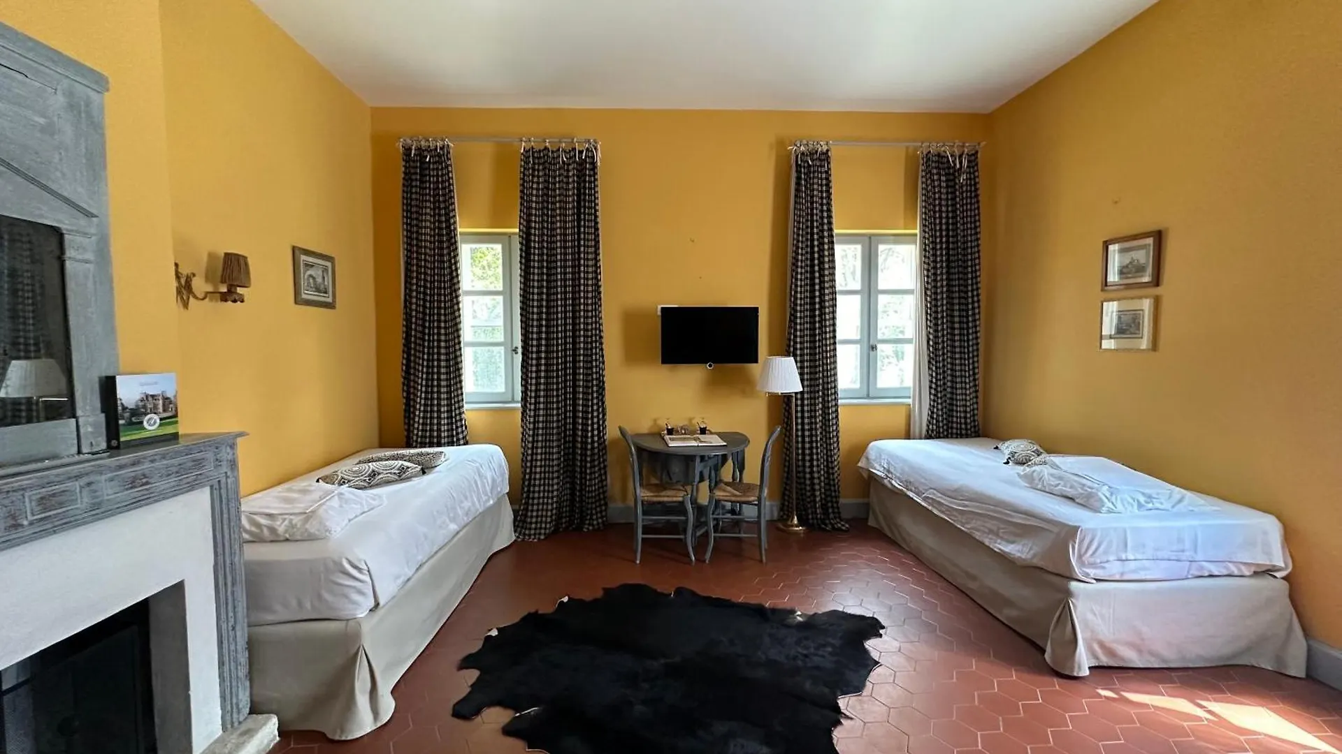 Le Mas De Peint - Hotel Et Restaurant Arles