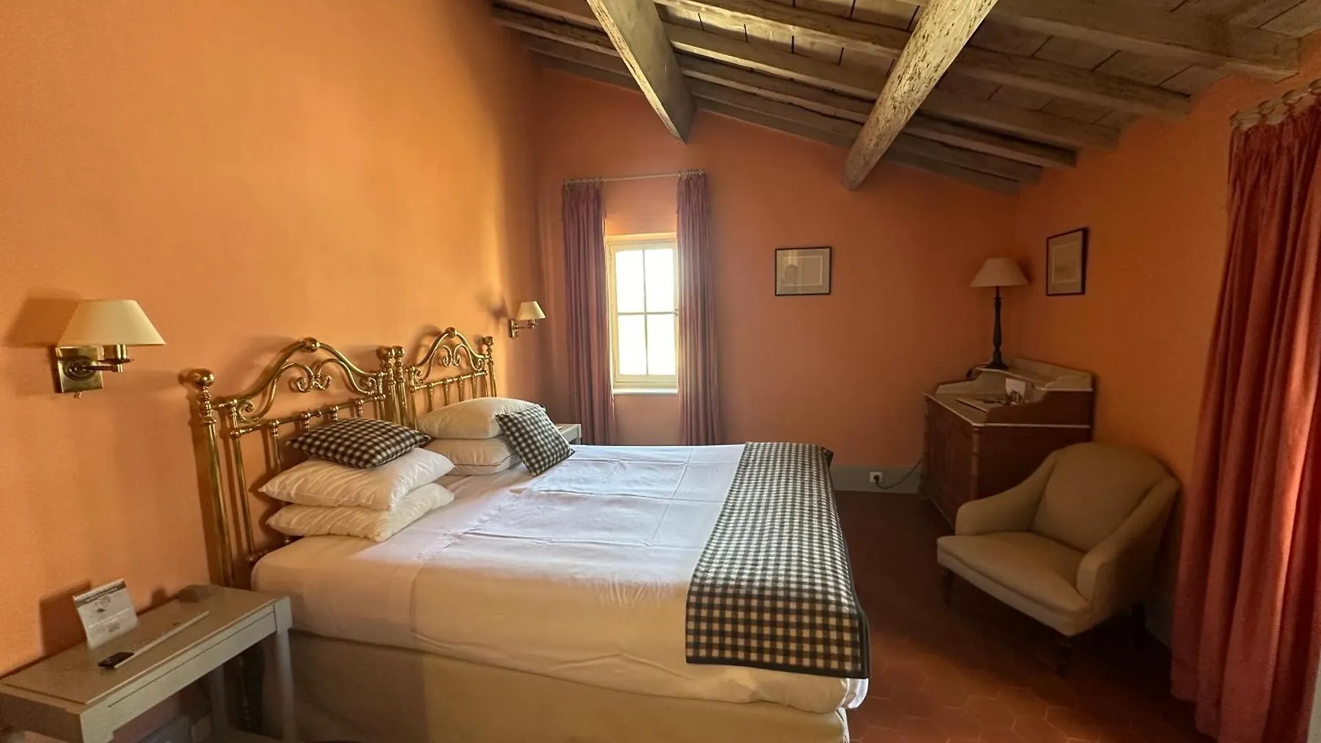 Le Mas De Peint - Hotel Et Restaurant Arles 5*,  France