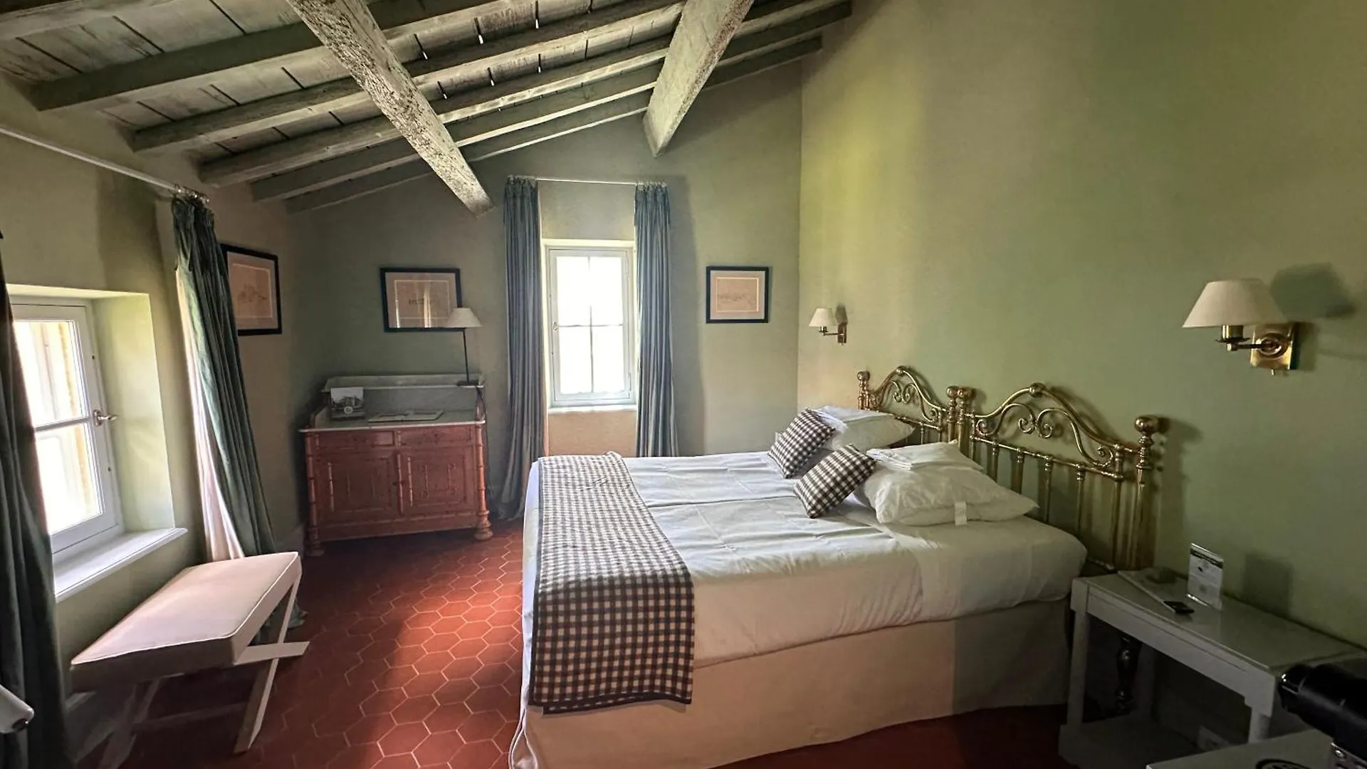 Le Mas De Peint - Hotel Et Restaurant Arles