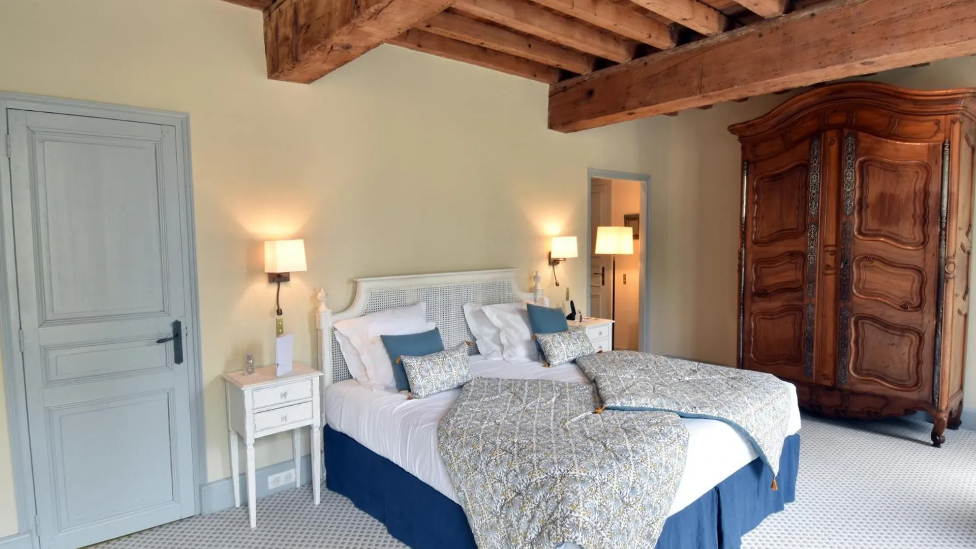 Le Mas De Peint - Hotel Et Restaurant Arles