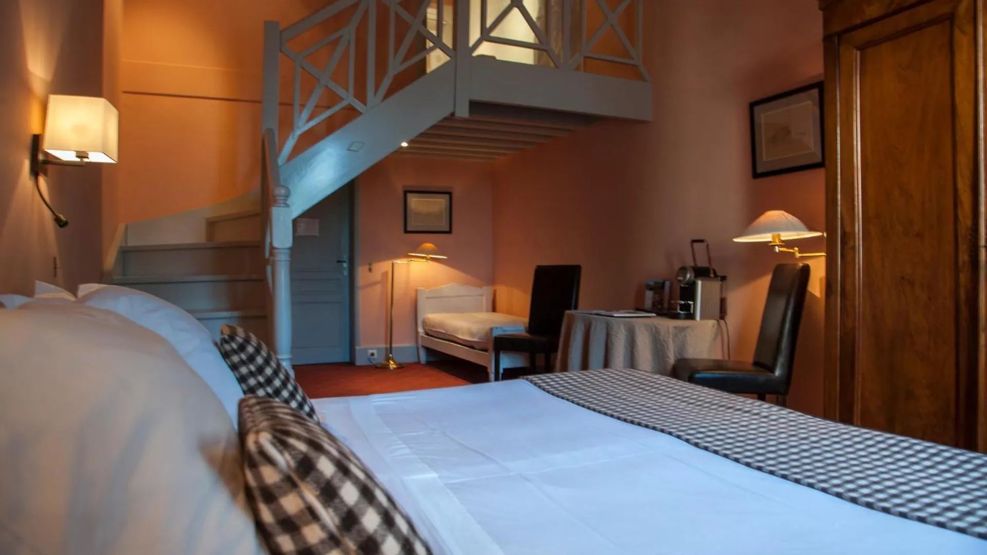 Le Mas De Peint - Hotel Et Restaurant Arles