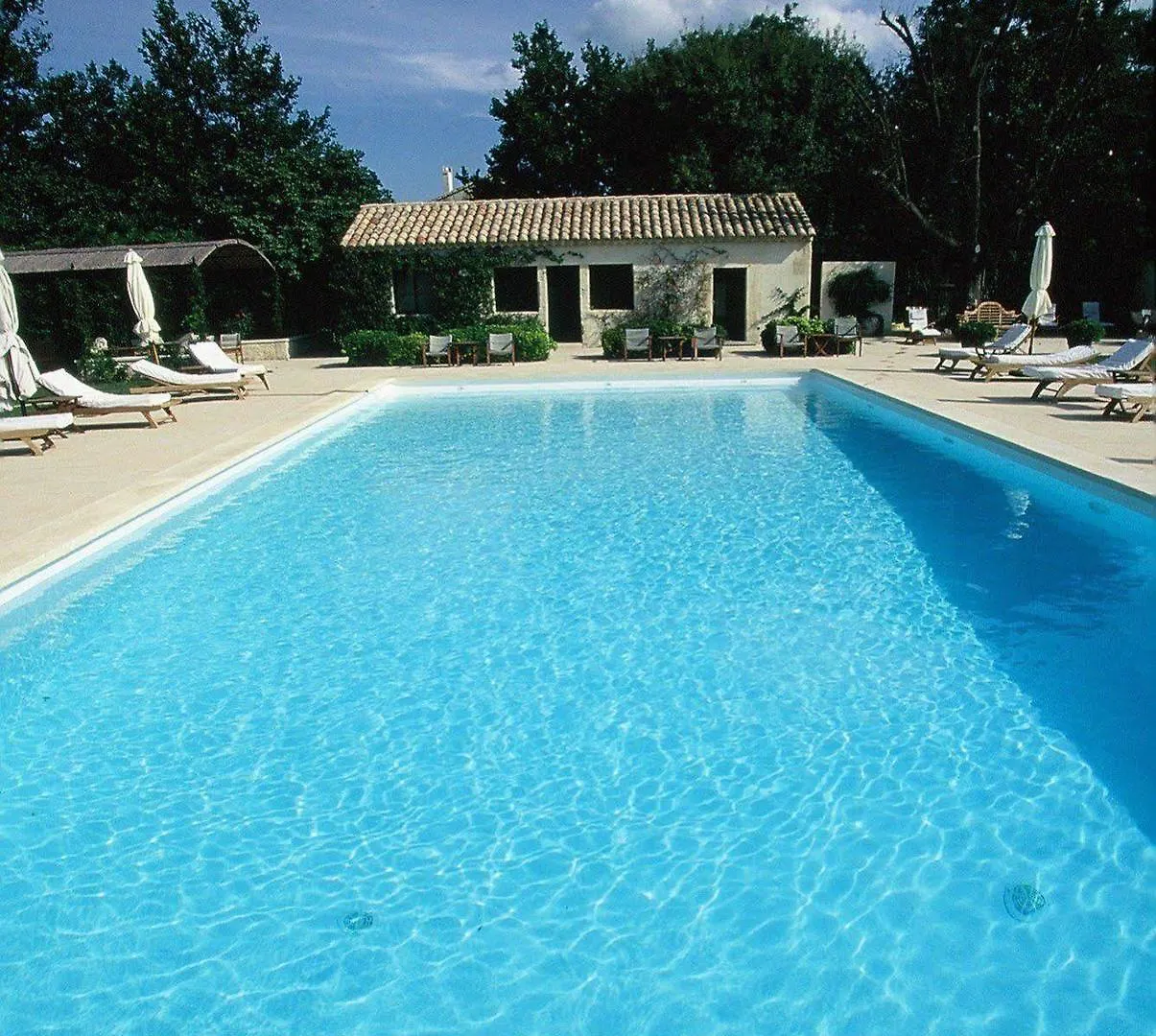 Le Mas De Peint - Hotel Et Restaurant Arles