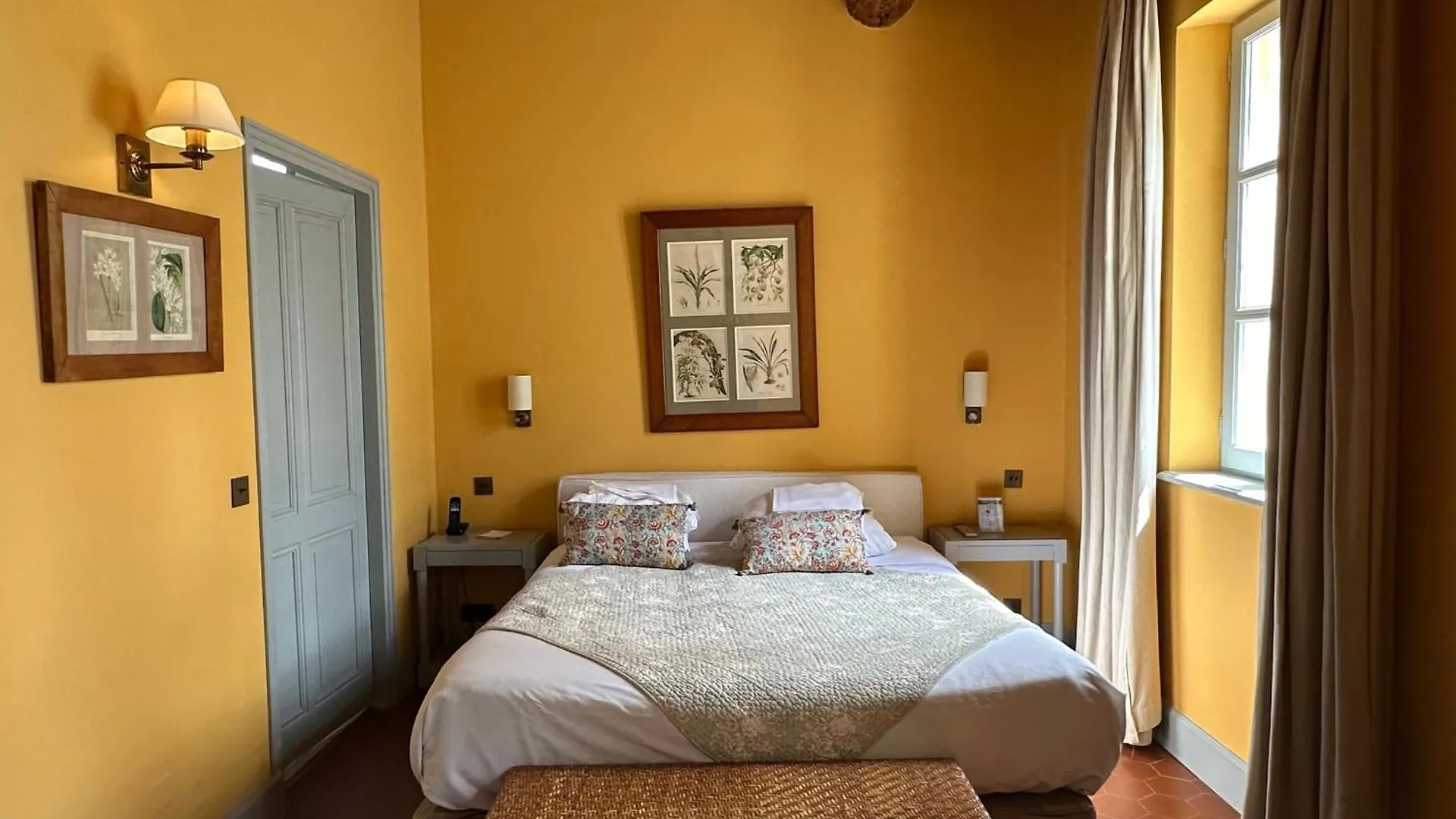 Le Mas De Peint - Hotel Et Restaurant Arles