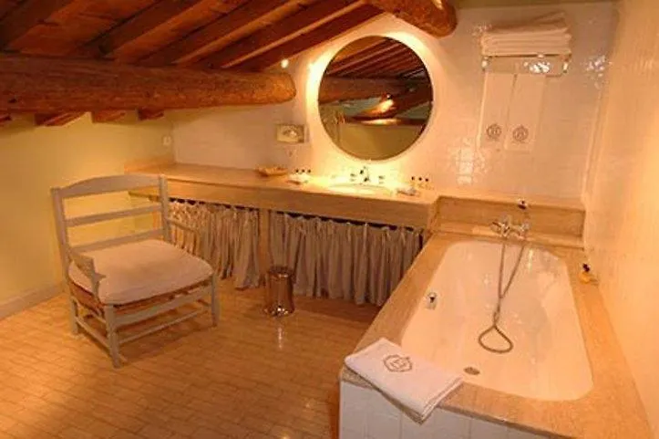 Le Mas De Peint - Hotel Et Restaurant Arles France